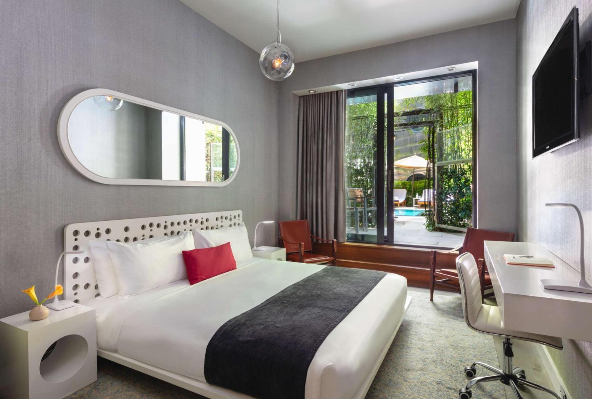 King Room with Roll-in Shower and Pool Access