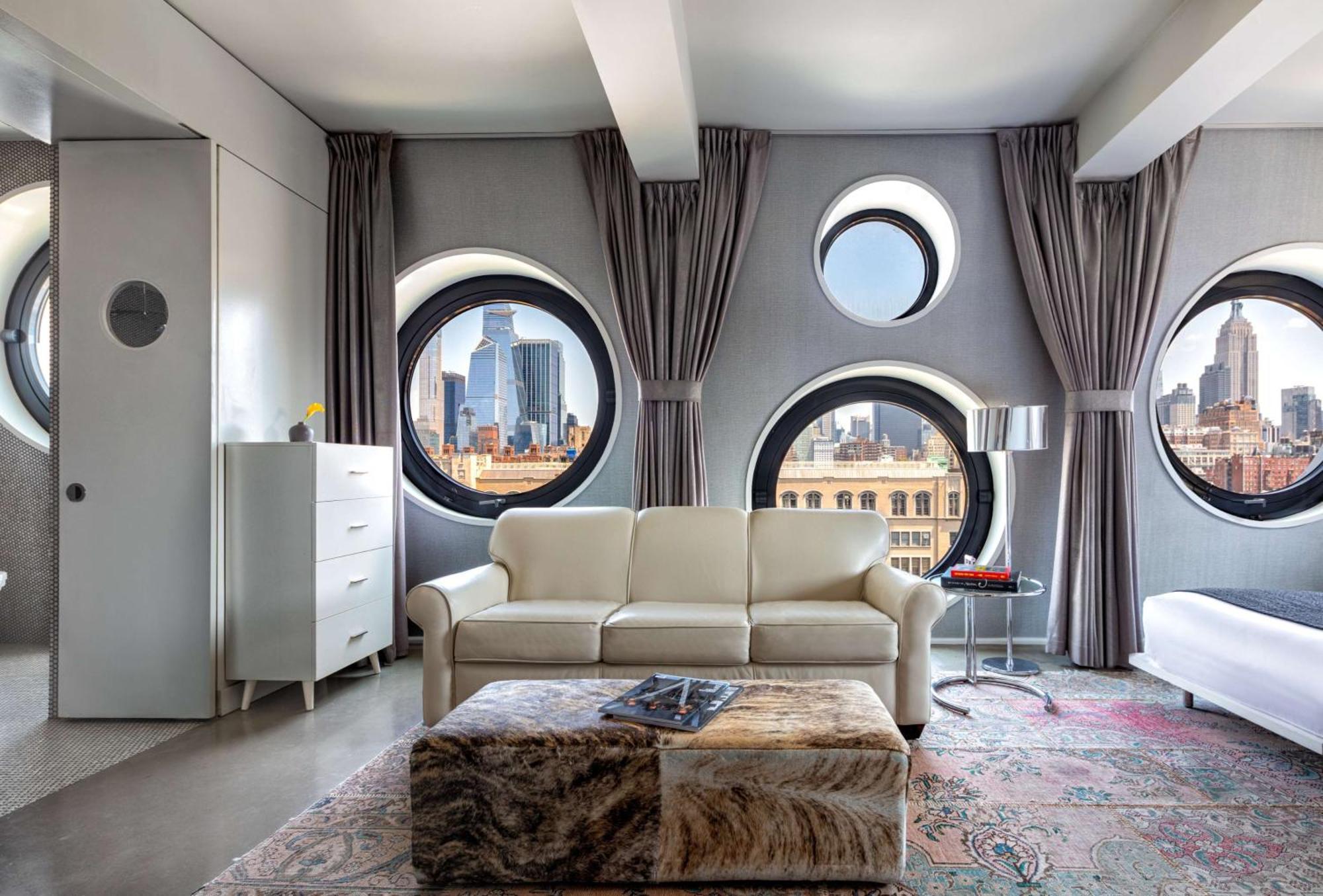 Platinum King Room
